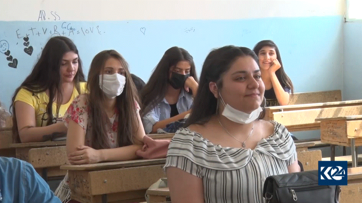 افتتاح مدارس روج أفا و منهاج "الثالث الثانوي" في الخدمة لأول عام